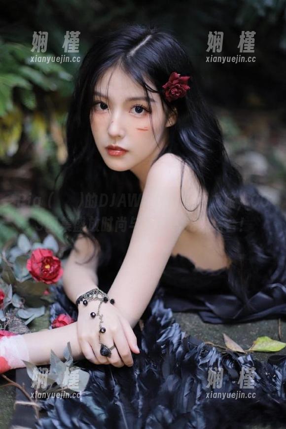 Pia (피아)的DJAWA休闲假期之旅，COS图集盛放时尚与梦幻的完美结合！